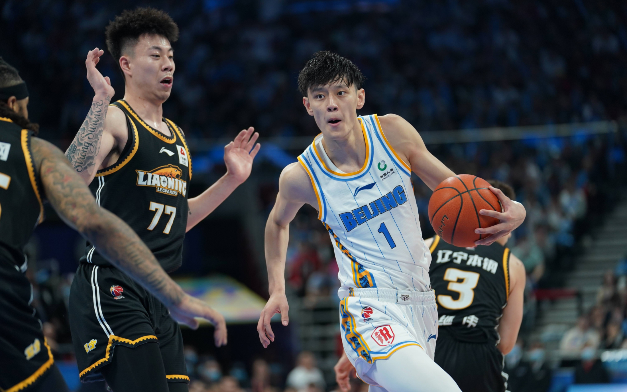 九游娱乐-关于足球季后赛上演强强对话，云贵霹雳队绝杀塞北天虎队，多点开花奏效；回归即成焦点的信息