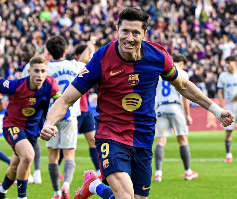 九游娱乐- 莱万多夫斯基vs内马尔 