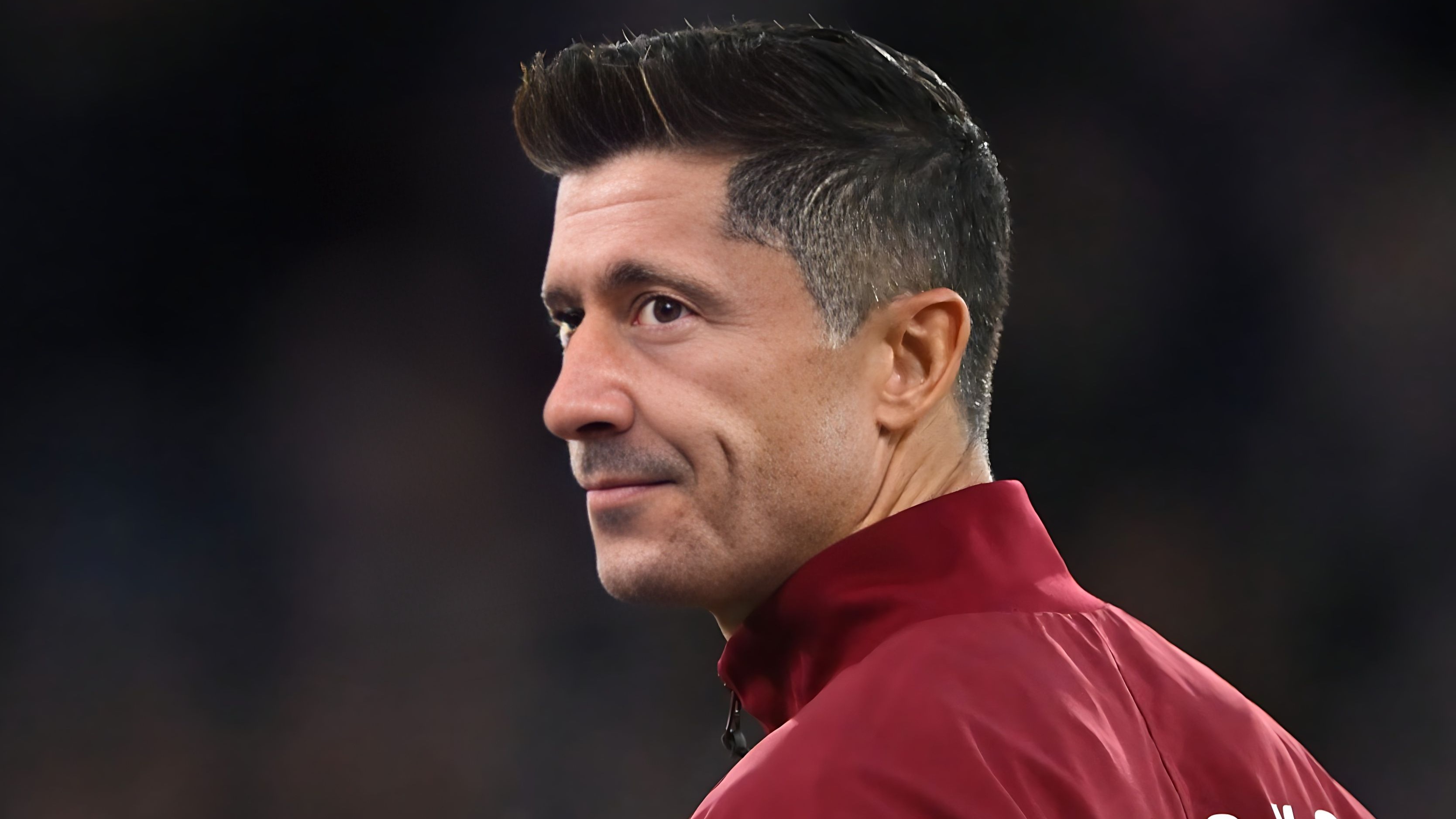 莱万多夫斯基迎来十赛季高光表现，法国队球迷沸腾！的简单介绍